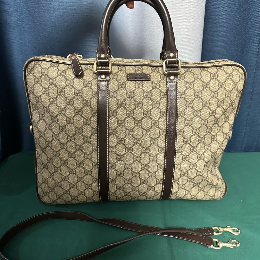 ❤️SOLD❤️Gucci Supreme Briefcase